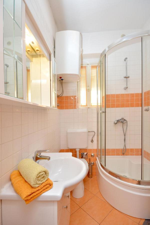 Apartments Smile Split Luaran gambar
